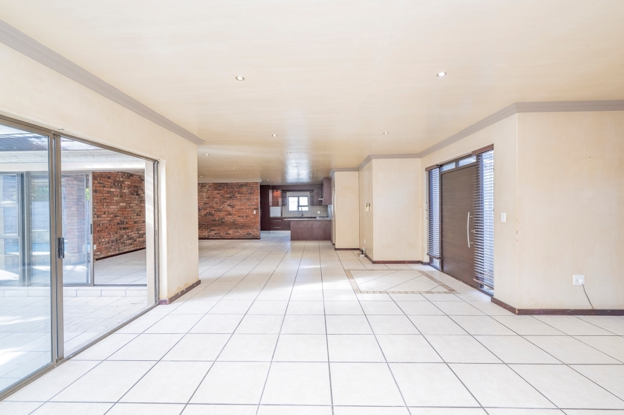 4 Bedroom Property for Sale in Sonkring Western Cape